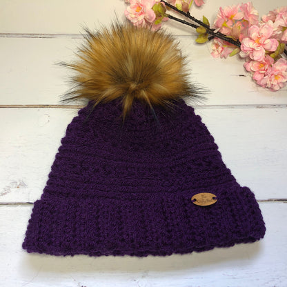 Star Crochet pom pom hat pattern - Intermediate